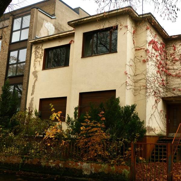 Das Haus an der Landgrafenstraße steht seit Jahren leer.