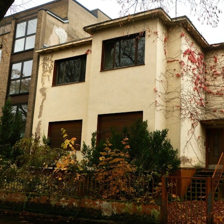 Das Haus an der Landgrafenstraße steht seit Jahren leer.