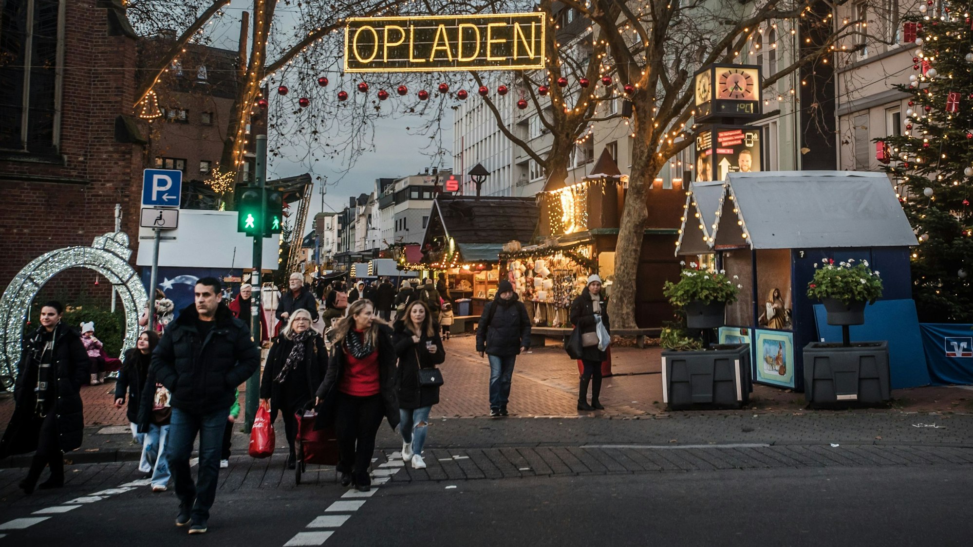 Eingangssituation am Weihnachtsmarkt Opladen. Foto: Ralf Krieger