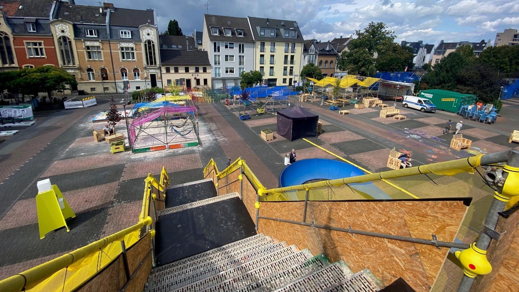 Zu sehen ist der Belvedere-Platz während der Aktion „Brühl macht Platz“.
