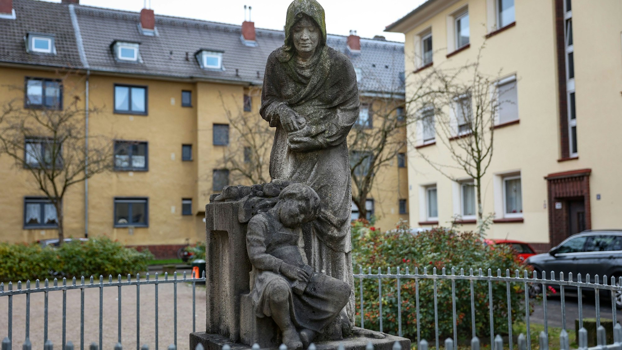 Der Barbarabrunnen in der Ennenstraße in Köln-Neuehrenfeld