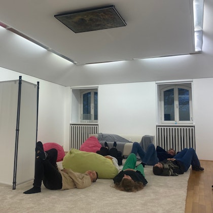 Ein Raum in einem Museum