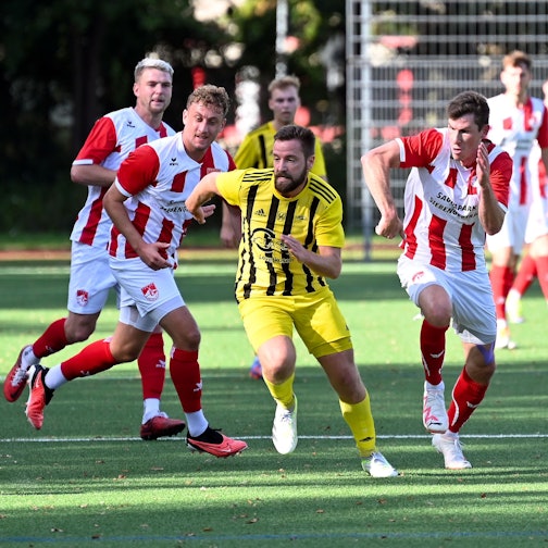 01.10.2023, Fussball-SV Schlebusch - Oberpleis
mitte: Sebastian Bamberg (Schlebusch)
Foto: Uli Herhaus