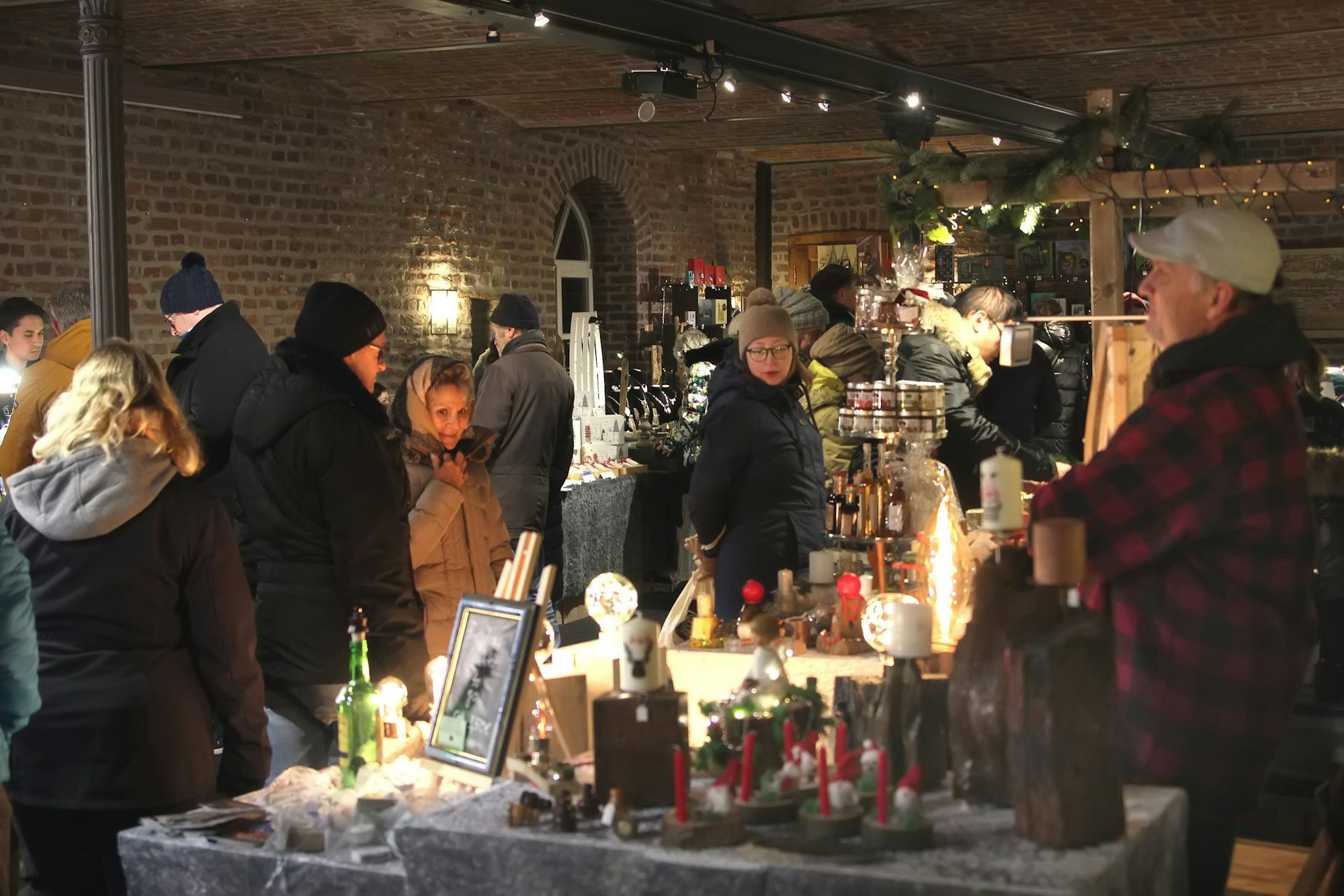 Das Bild zeigt den Weihnachtsmarkt in Kerpen.