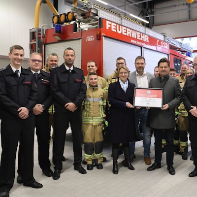 Mit 21 Einsatzkräften und zwei Fahrzeugen ist die Wache auf dem Gelände der Firma Kampf gerade tagsüber wertvoll.