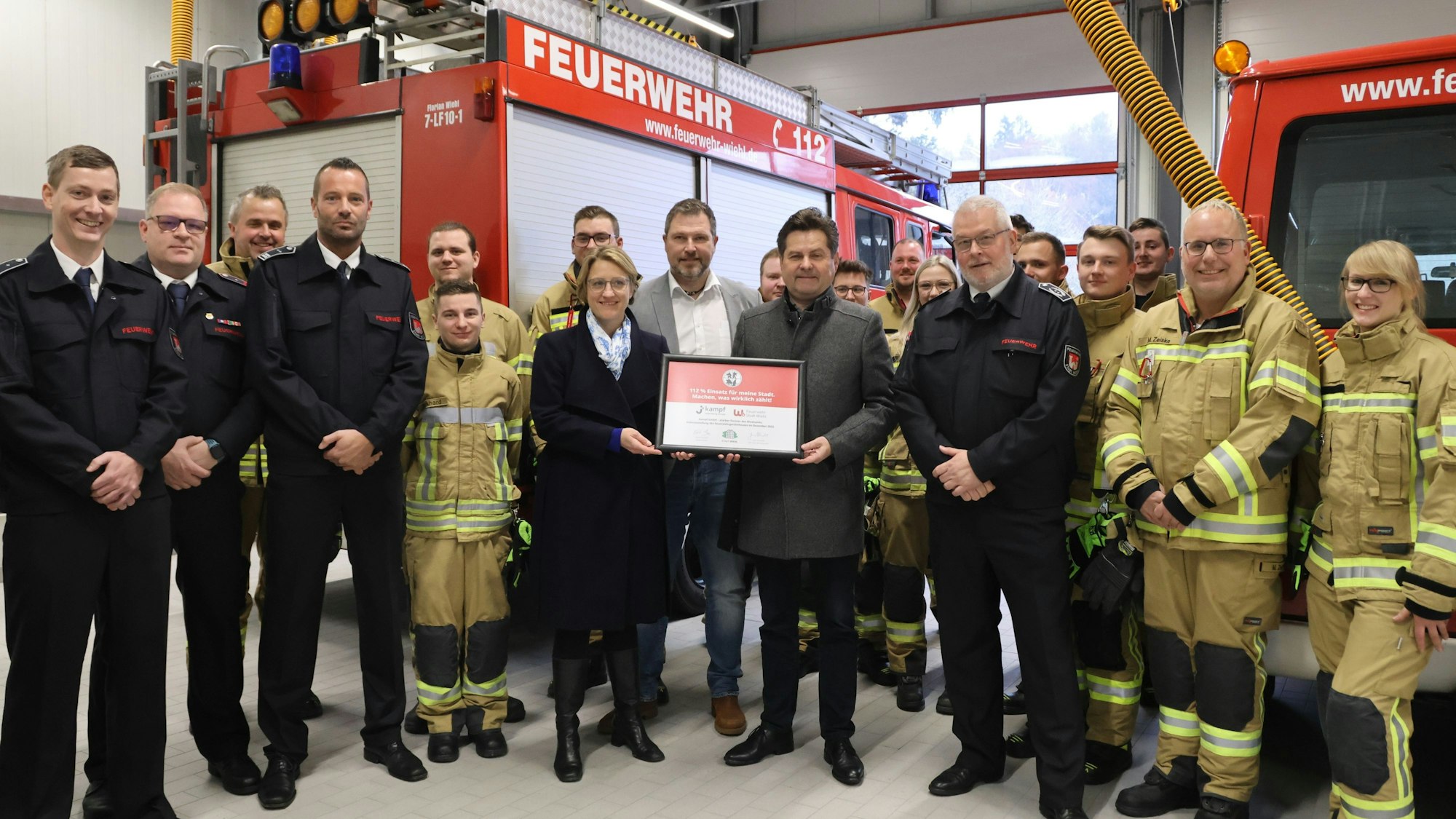 Mit 21 Einsatzkräften und zwei Fahrzeugen ist die Wache auf dem Gelände der Firma Kampf gerade tagsüber wertvoll.