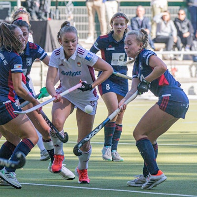 Damen-Hockey-Bundesliga Rot Weiss Koeln vs. Duesseldorfer HC 1:1 Damen-Hockey-Bundesliga Rot Weiss Koeln vs. Duesseldorfer HC 1:1 am 9. 10. 2022 Köln, Olympiaweg, Deutschland Photo: Ralf Kardes Pia Maertens 35 Mittelfeld *** Women Hockey Bundesliga Rot Weiss Koeln vs Duesseldorfer HC 1 1 Women Hockey Bundesliga Rot Weiss Koeln vs Duesseldorfer HC 1 1 on 9 10 2022 Cologne, Olympiaweg, Germany Photo Ralf Kardes Pia Maertens 35 center field Copyright: xBEAUTIFULxSPORTS/RalfxKardesx