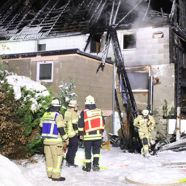 Fotos eines ausgebrannten Hauses