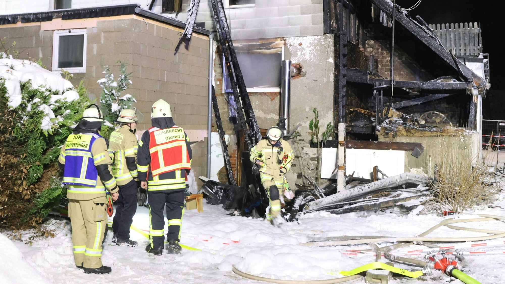 Fotos eines ausgebrannten Hauses