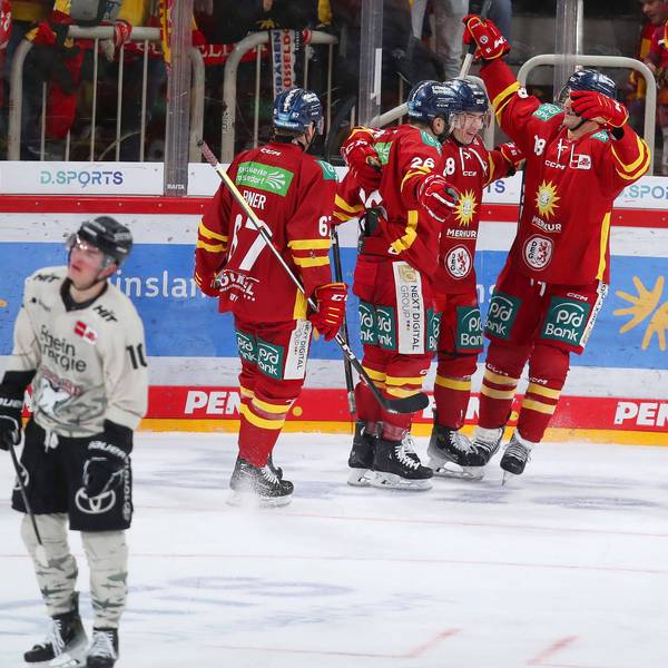 Düsseldorf jubelt über das zwischenzeitliche 5:1 gegen die Kölner Haie.