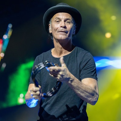 Peter Brings auf der Bühne.