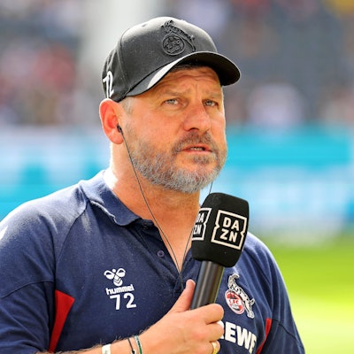 FC-Trainer Steffen Baumgart am DAZN-Mikrofon