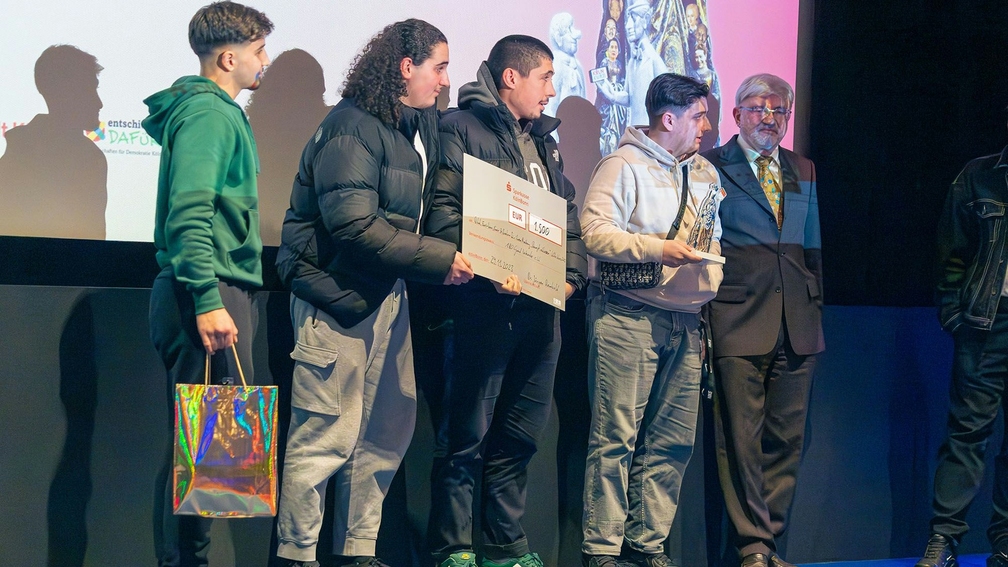 In der Kategorie „16+ Jahre“ gewannen die vier Jugendlichen Emirhan, Bilal, Emir und Ibrahim.