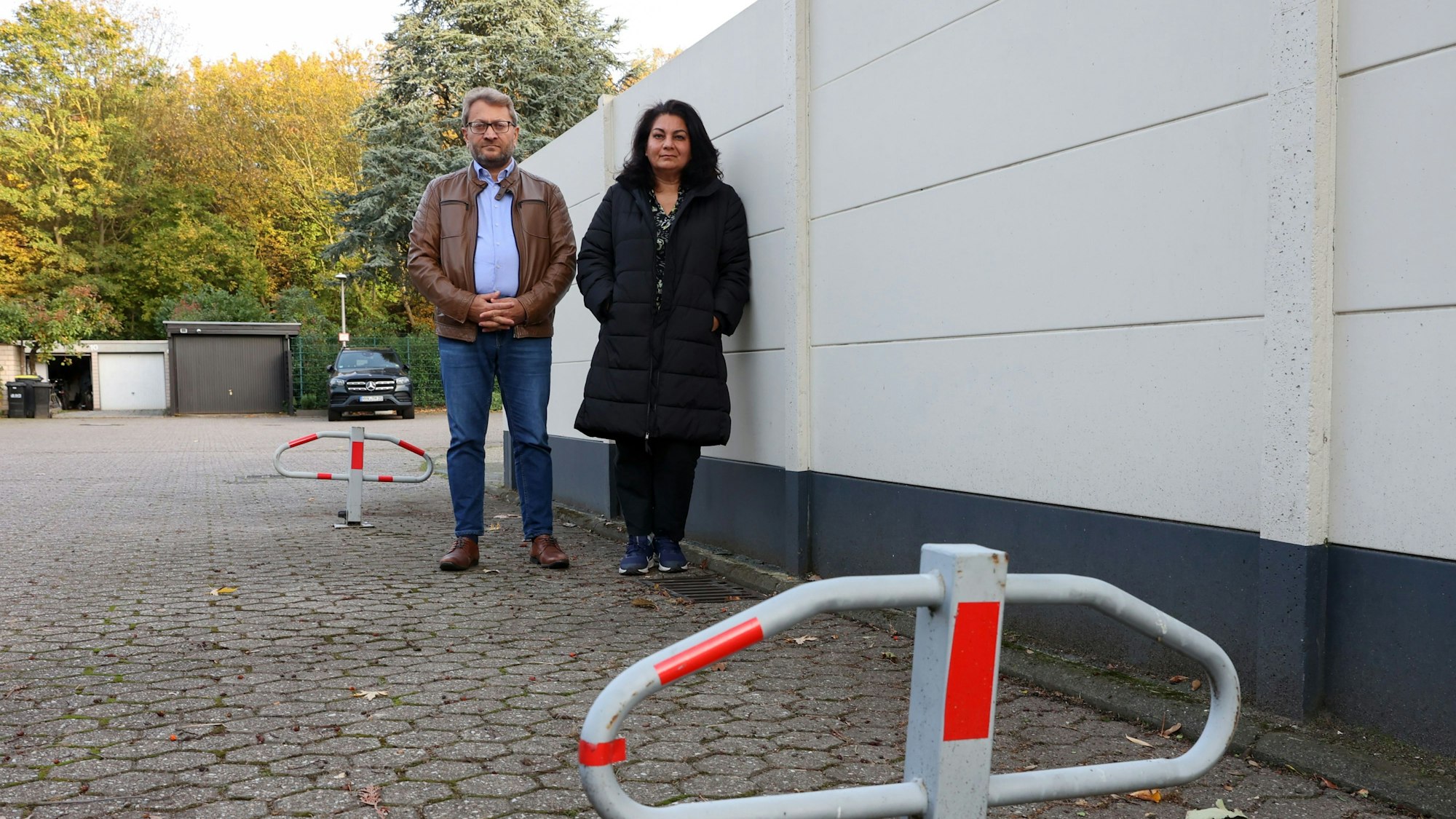 03.11.2023
Köln:
Streit um das Wegerecht in Junkersdorf.
Stüttgerhofweg 6B
Latif Bekiri und Perwin Sakar-Bekiri
Foto: Martina Goyert