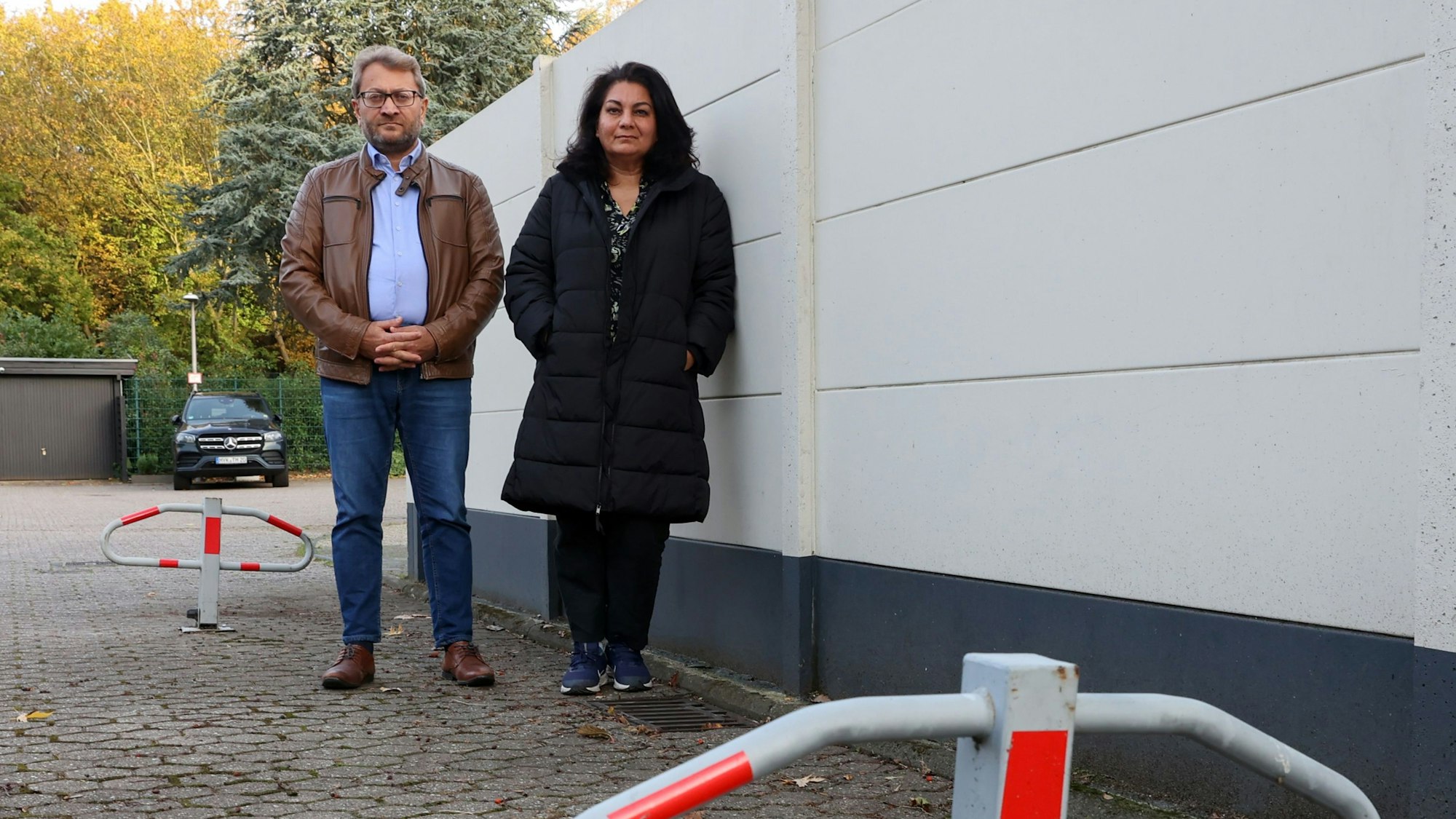 Latif Bekiri und Perwin Sakar wehren sich seit vier Jahren dagegen, Nutzungsgebühren für eine Privatstraße zu zahlen. Sie fühlen sich drangsaliert.