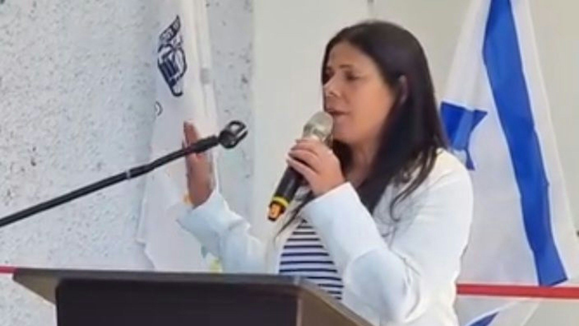 Lizy Delaricha eröffnet das Green House.