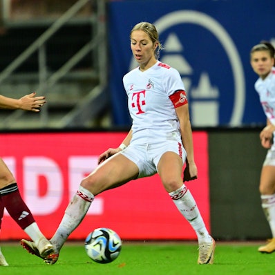 05.11.2023 - Fussball - Saison 2023 2024 - 1. Frauen - Fussball - Bundesliga - 06. Spieltag: 1. FC Nürnberg FCN  Club  - 1. FC Köln - Sportfoto Zink / - xwoxzix - Kerstin Bogenschütz Bogenschuetz 8, 1. FC Nürnberg / FCN  Sharon Beck 10, FC Köln  *** 05 11 2023 Soccer Season 2023 2024 1 Women Soccer Bundesliga 06 Matchday 1 FC Nürnberg FCN Club 1 FC Köln Sportfoto Zink xwoxzix Kerstin Bogenschütz Bogenschuetz 8, 1 FC Nürnberg FCN Sharon Beck 10, FC Köln