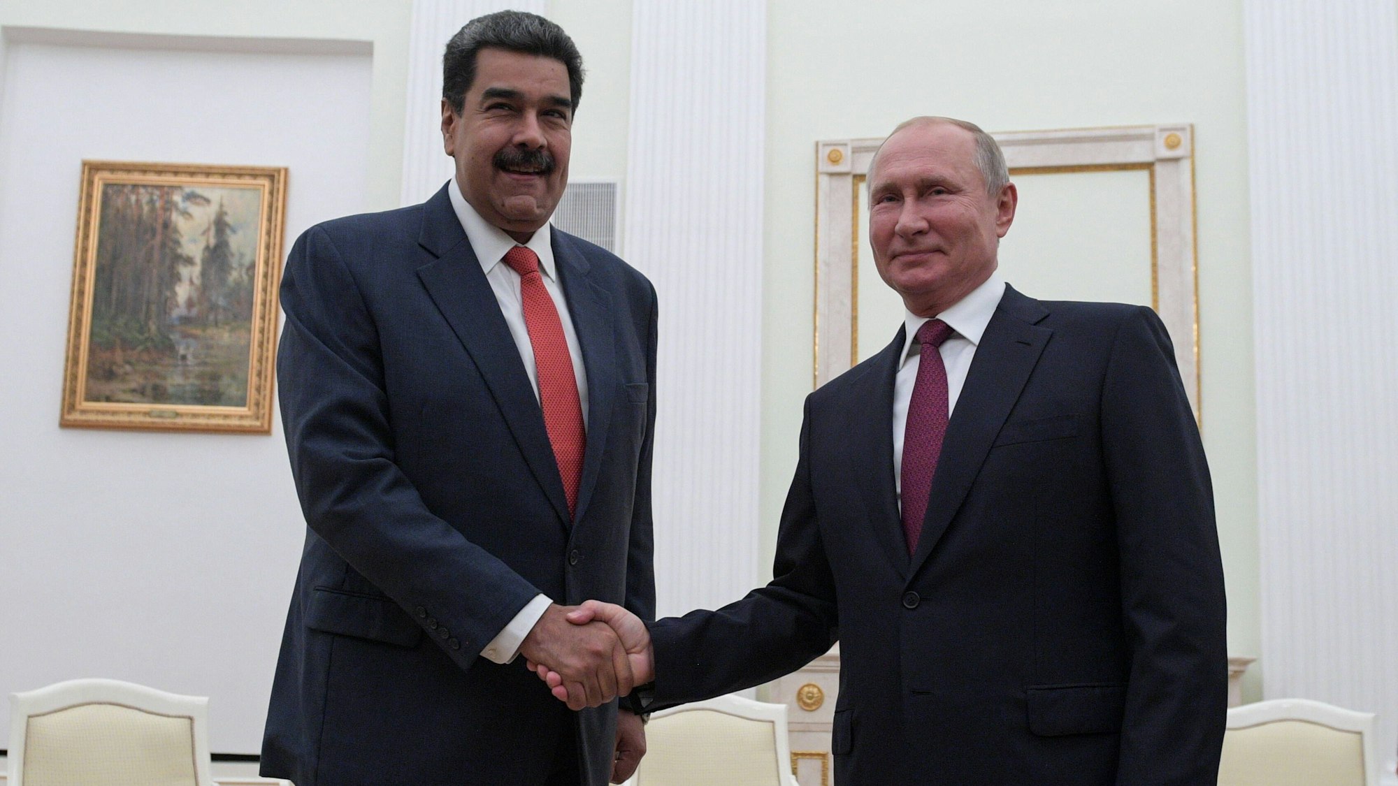 Venezuelas Präsident Nicolás Maduro bei einem Treffen mit Kremlchef Wladimir Putin in Moskau. (Archivbild)
