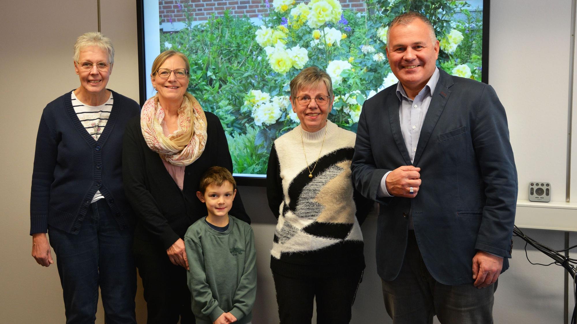 Das sind die Gewinner des Leichlinger Gartenwettbewerbs: Doris Pohlig (v.l.), Annette Hamacher, Moritz Nelte und Angelika Stüttgen.