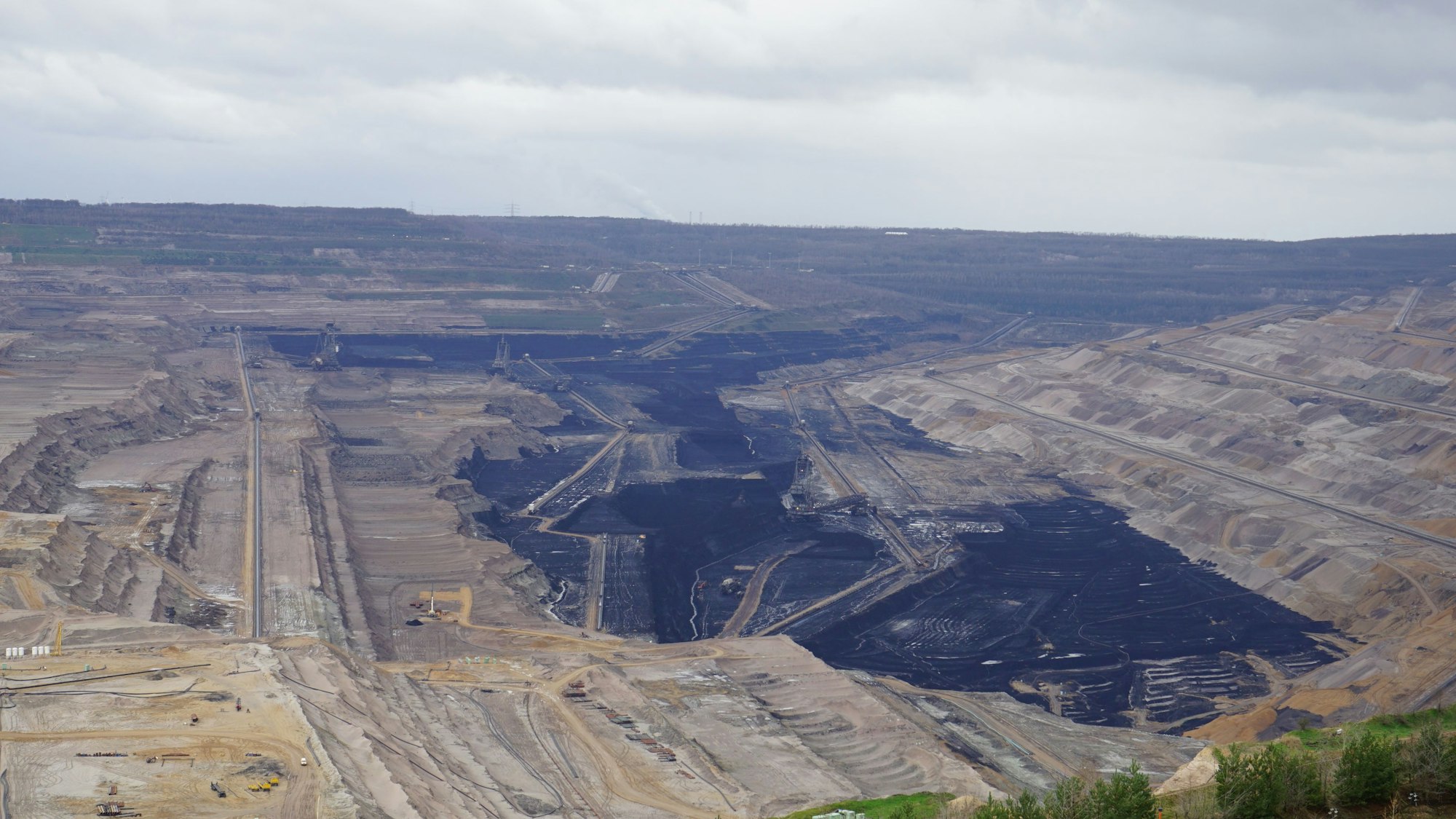 Das Foto zeigt den Tagebau Hambach.