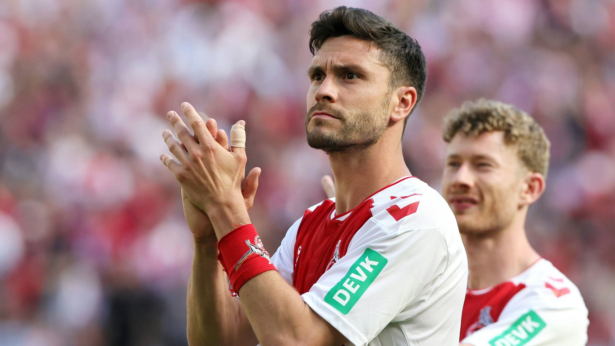 Auf dem Foto ist der ehemalige Kölner Spieler Jonas Hector zu sehen.