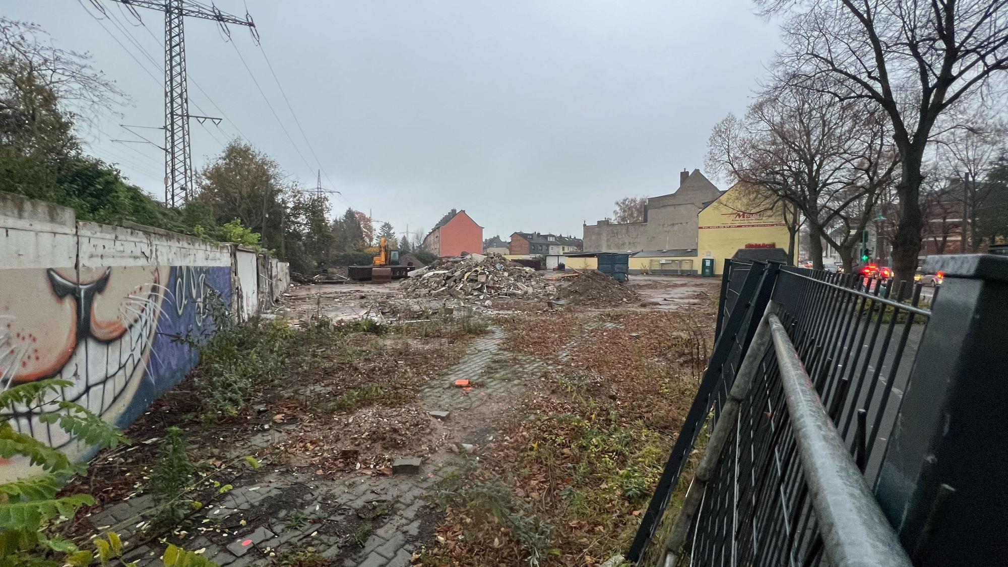 Auf dem Gelände an der Siegburger Straße 275-277 solleh vier Gebäude mit 89 Wohnungen gebaut werden.