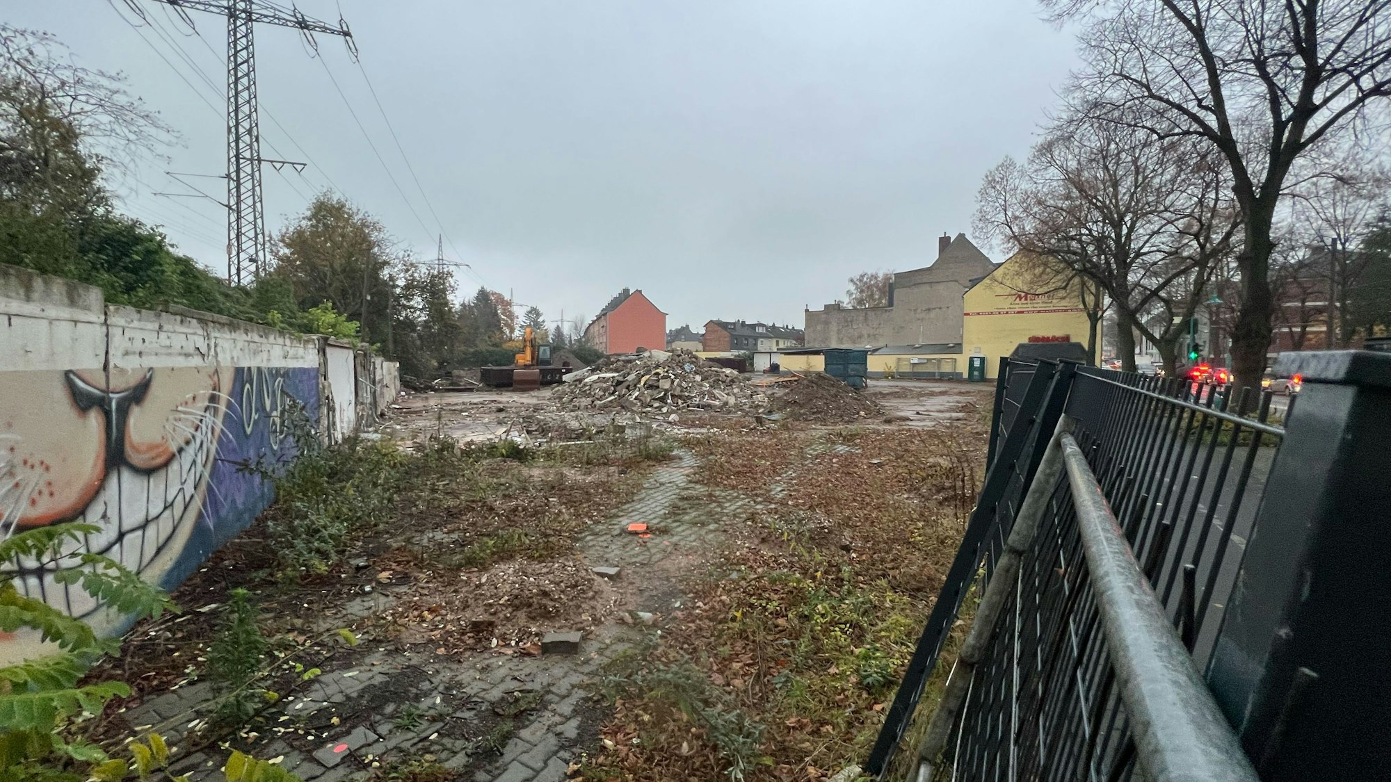 Auf dem Gelände an der Siegburger Straße 275-277 solleh vier Gebäude mit 89 Wohnungen gebaut werden.