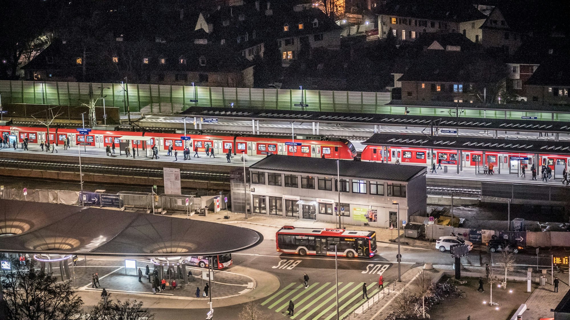 Mehr als 500 Anregungen waren bei der Bürgerbeteiligung zum Bahnhof Leverkusen-Mitte eingegangen.