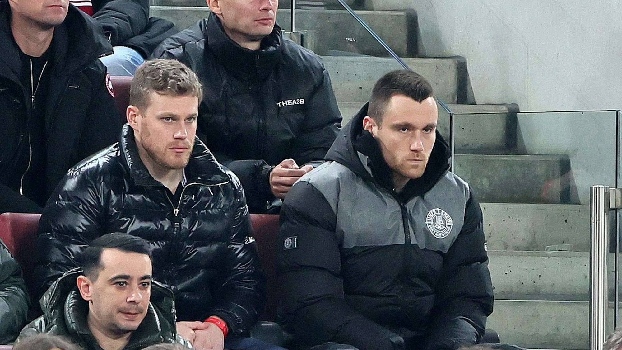 Auf dem Foto ist Christian Clemens auf der Tribüne im Rhein-Energie-Stadion zu sehen.