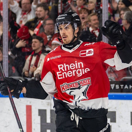 Louis-Marc Aubry jubelt über sein Tor.