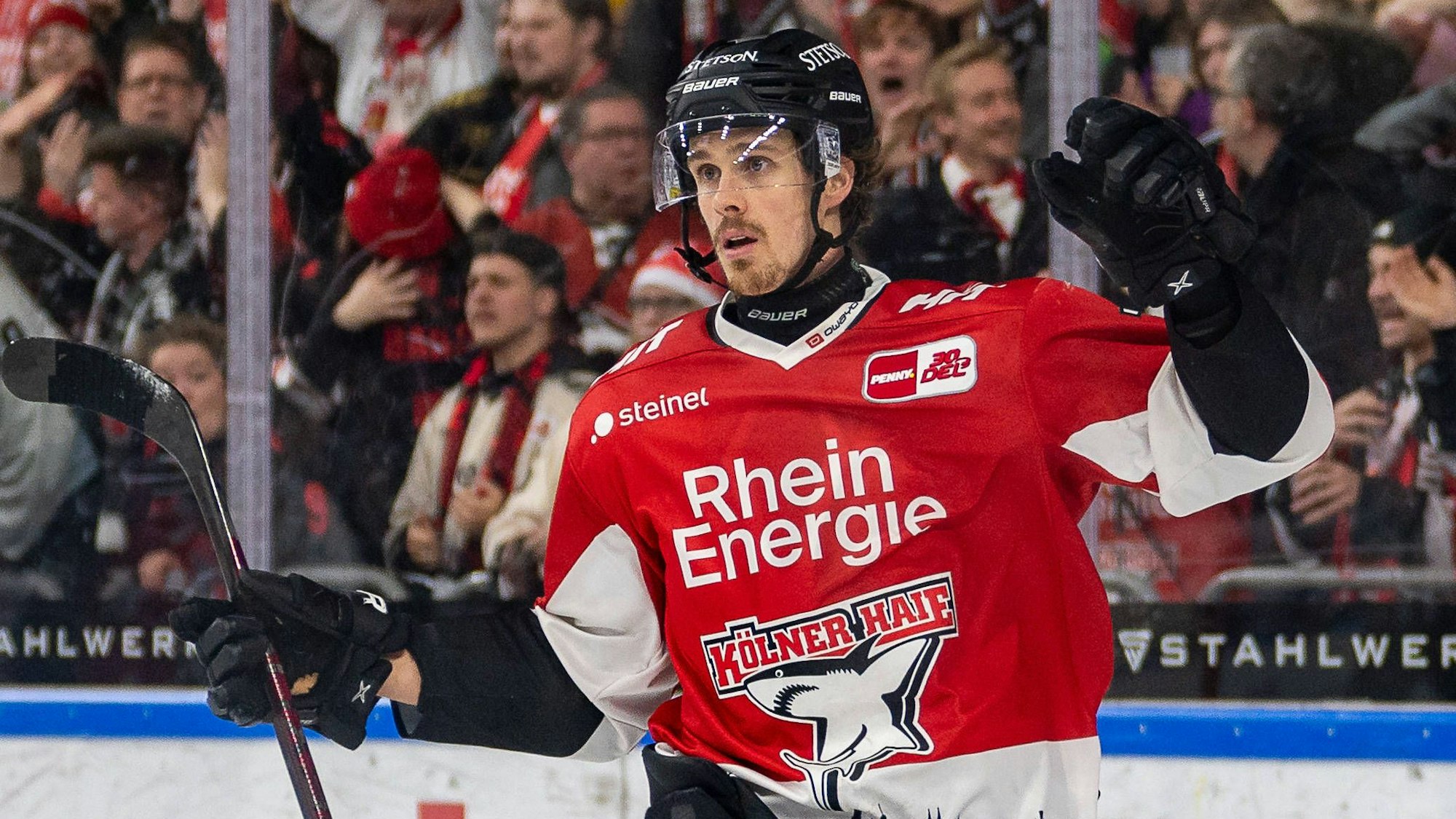 Louis-Marc Aubry jubelt über sein Tor.