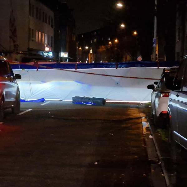 Die Polizei sperrt Vitalisstraße nach einem Einsatz.