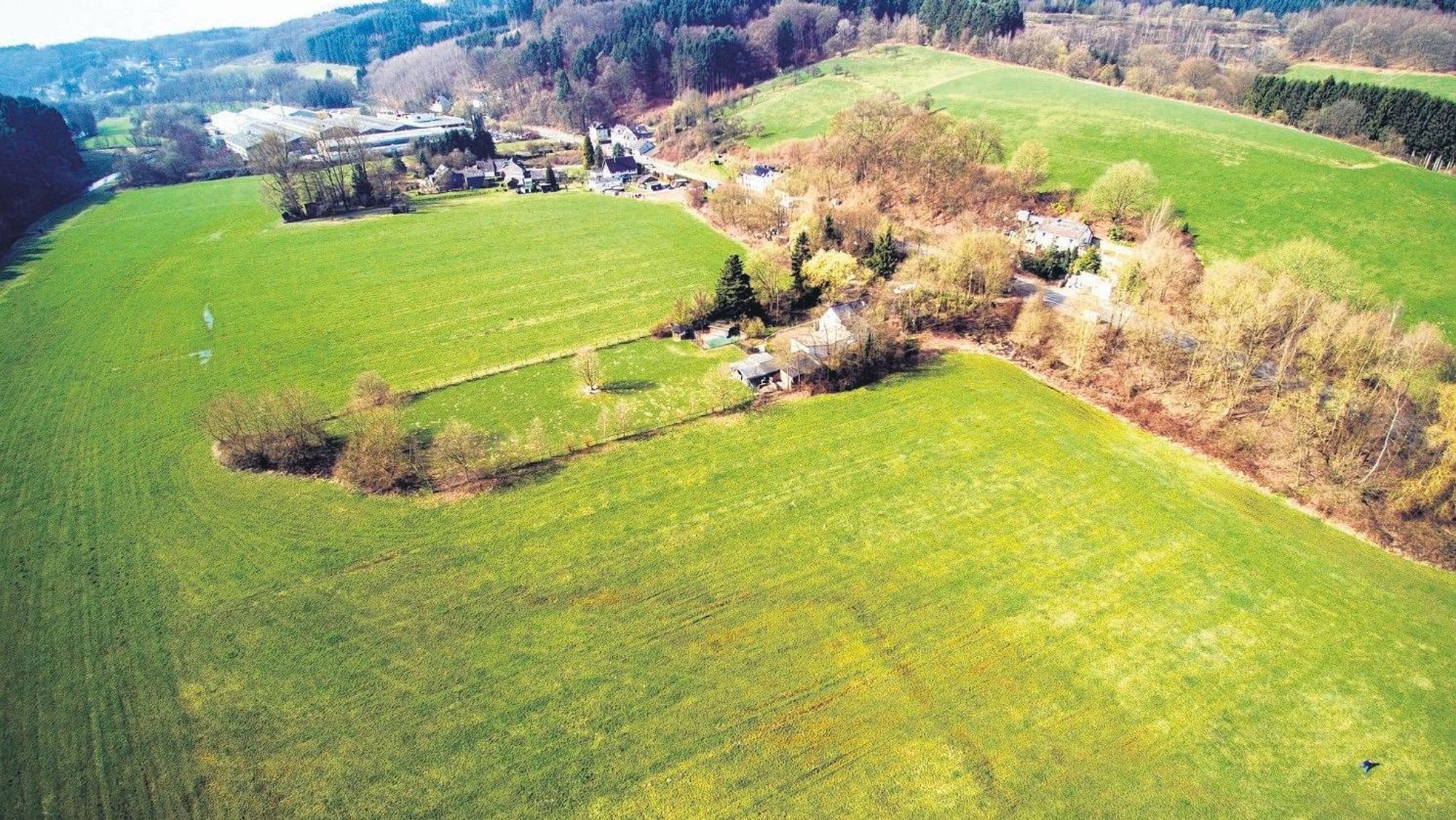Zwischen Sülz und Landstraße beziehungsweise Untereschbach und der Stadtgrenze zu Rösrath war ein Gewerbegebiet erwogen worden.