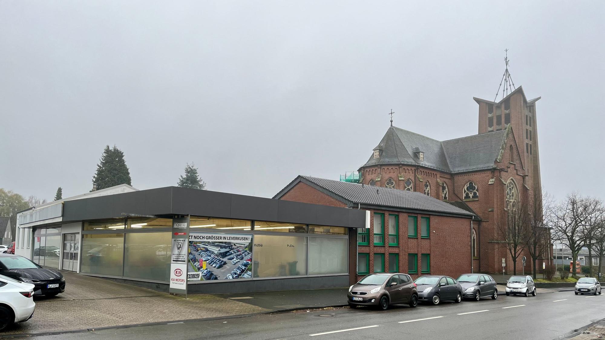 Das Autohaus Luchtenberg an der Höhestraße in Burscheid