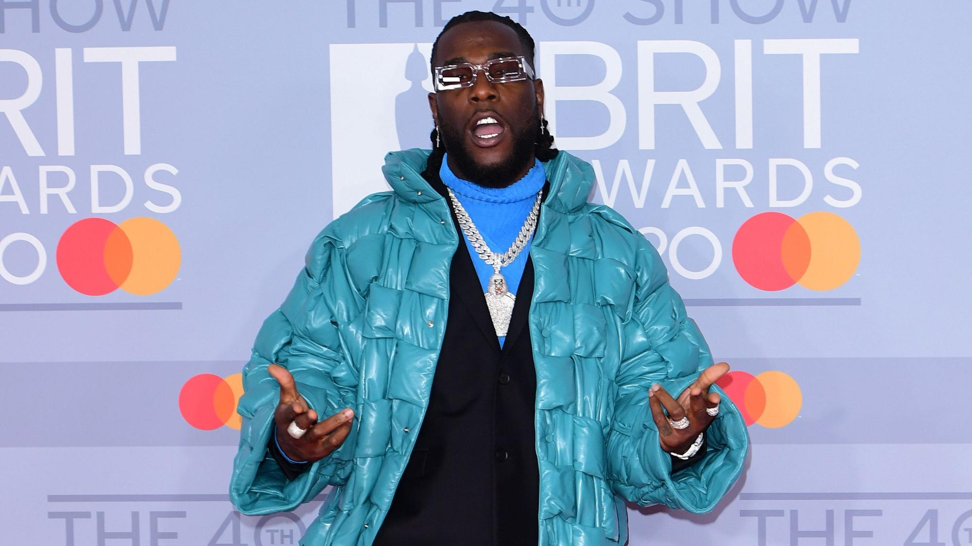 Der Musiker Burna Boy bei der Verleihung der Brit Awards 2020
