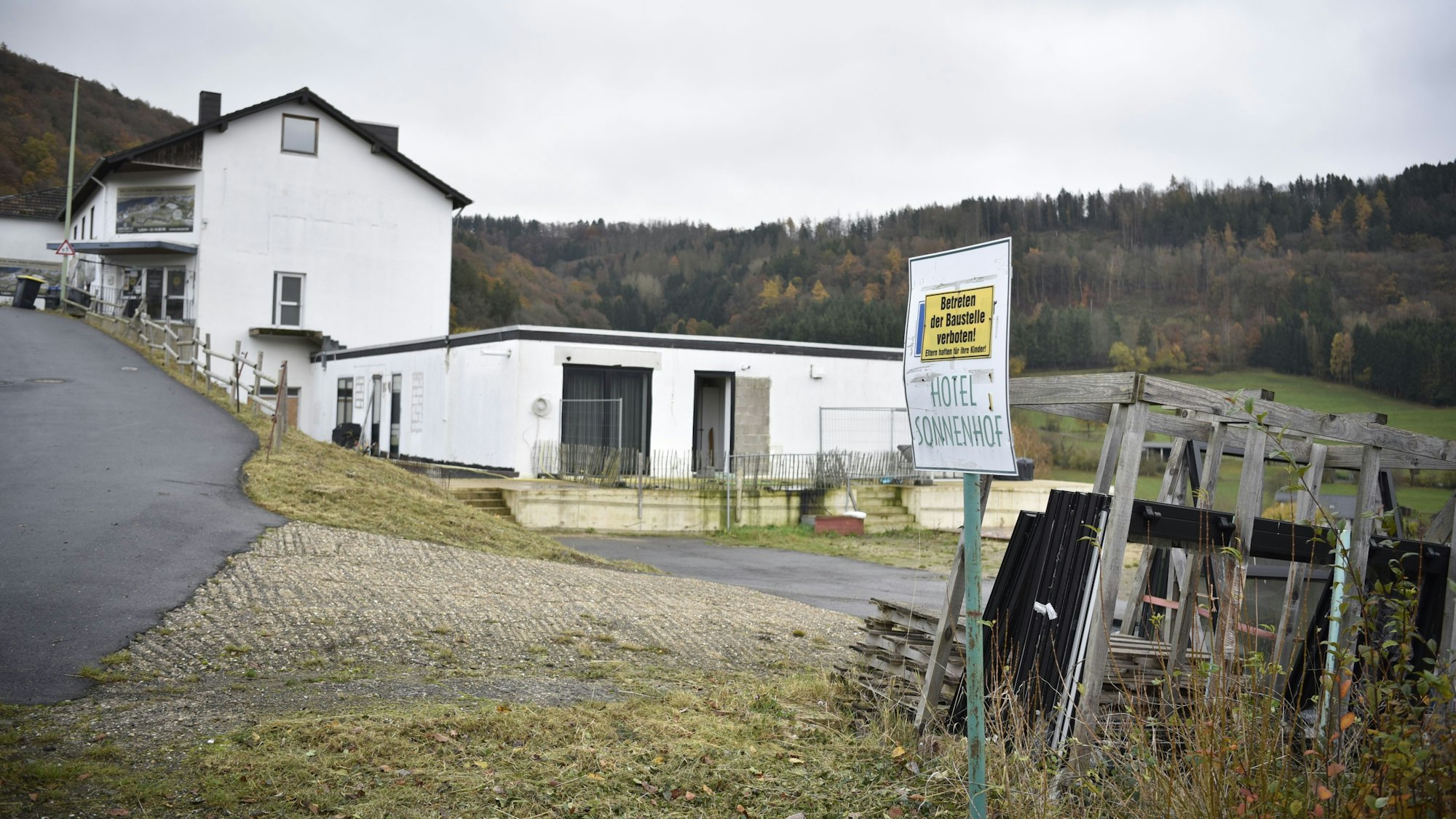 Am ehemaligen Hotel Sonnenhof ruhen die Bauarbeiten.