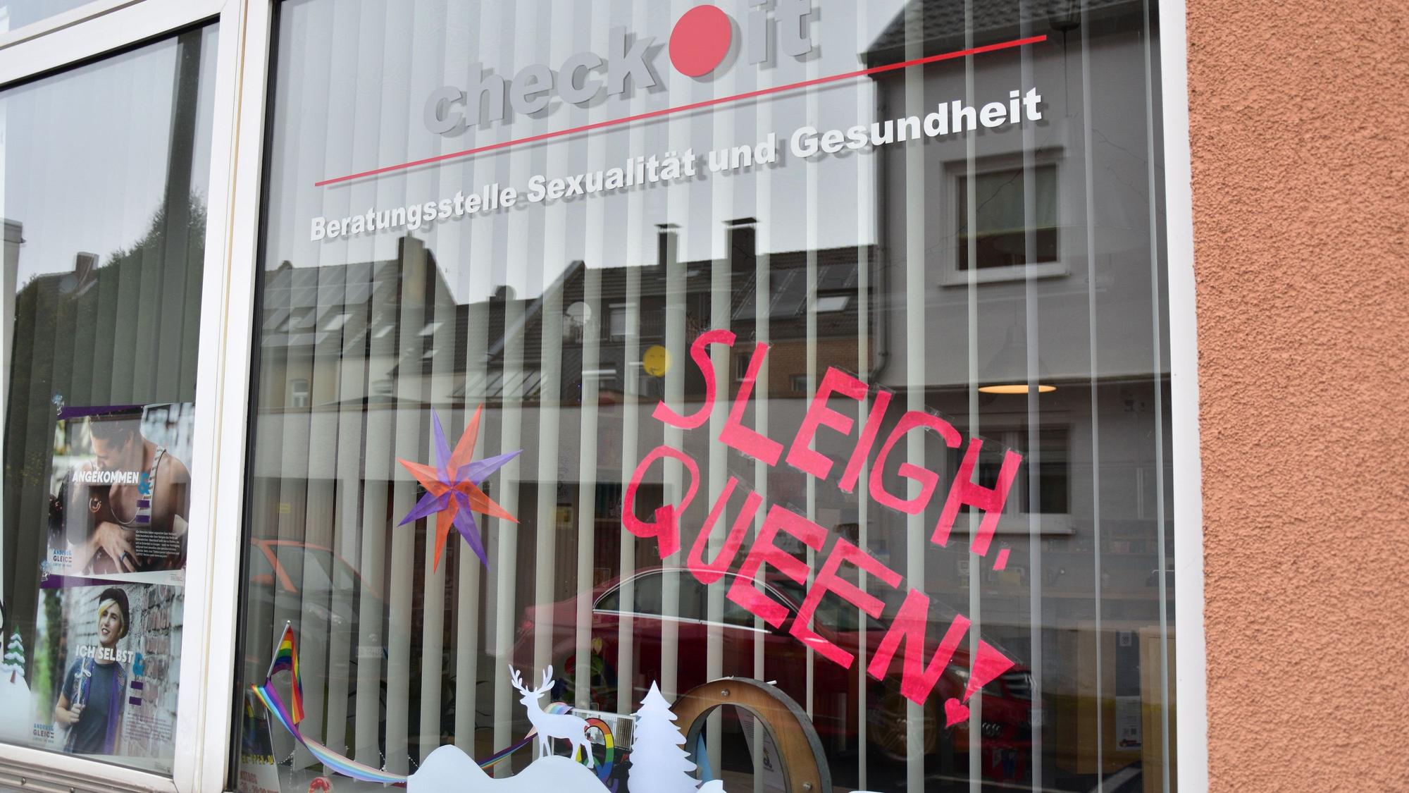 Die Fassade einer Beratungsstelle.