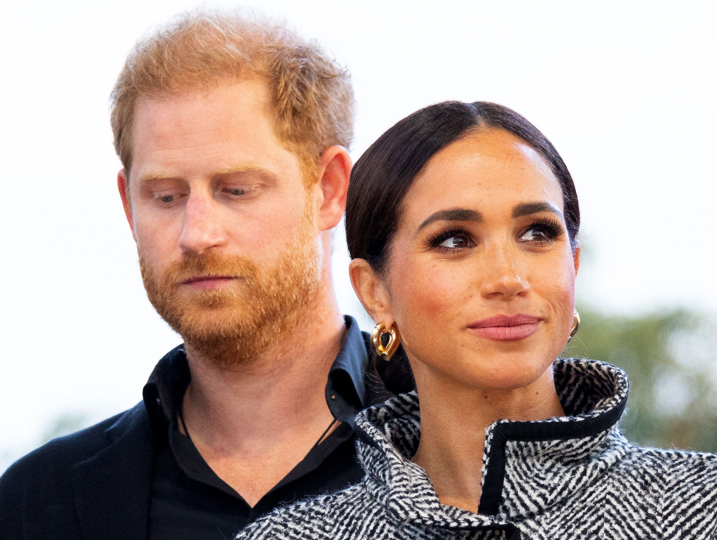 Prinz Harry (hinten), Herzog von Sussex, und seine Frau Meghan, Herzogin von Sussex, während des One805LIVE! Music Festivals.