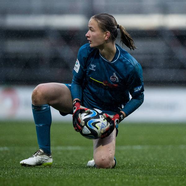 GOOGLE PIXEL Frauen Bundesliga: 1. FC Köln - VfL Wolfsburg 09.12.2ß23 Paula Hoppe 1. FC Köln, 12 hält GOOGLE PIXEL Frauen Bundesliga, 1. FC Köln - VfL Wolfsburg, Köln, Franz-Kremer-Stadion am 09.12.2023 DFB REGULATIONS PROHIBIT ANY USE OF PHOTOGRAPHS AS IMAGE SEQUENCES AND/OR QUASI-VIDEO. *** GOOGLE PIXEL Frauen Bundesliga 1 FC Köln VfL Wolfsburg 09 12 2ß23 Paula Hoppe 1 FC Köln, 12 holds GOOGLE PIXEL Frauen Bundesliga, 1 FC Köln VfL Wolfsburg, Köln, Franz Kremer Stadion am 09 12 2023 DFB REGULATIONS PROHIBIT ANY USE OF PHOTOGRAPHS AS IMAGE SEQUENCES AND OR QUASI VIDEO Copyright: xBEAUTIFULxSPORTS/Wunderlx