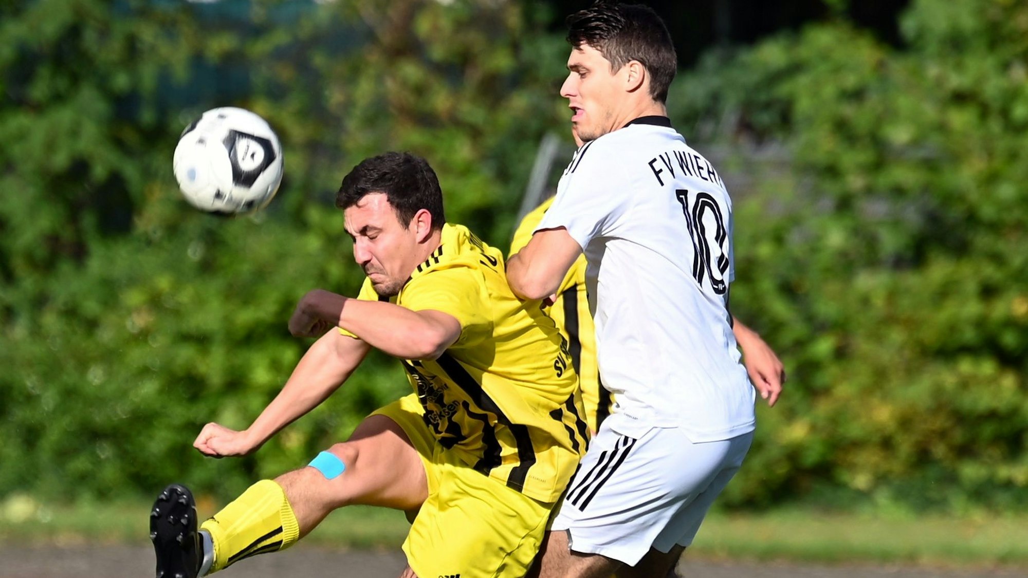 15.10.2023, Fussball-SV Schlebusch-FV Wiehl
links: Dennis Günter Reeke (Schlebusch)
Foto: Uli Herhaus