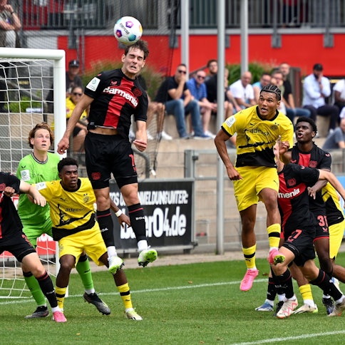 13.08.2023, Fussball-U19-Bayer 04-Dortmund
mitte: David Widlarz (Bayer)
Foto: Uli Herhaus