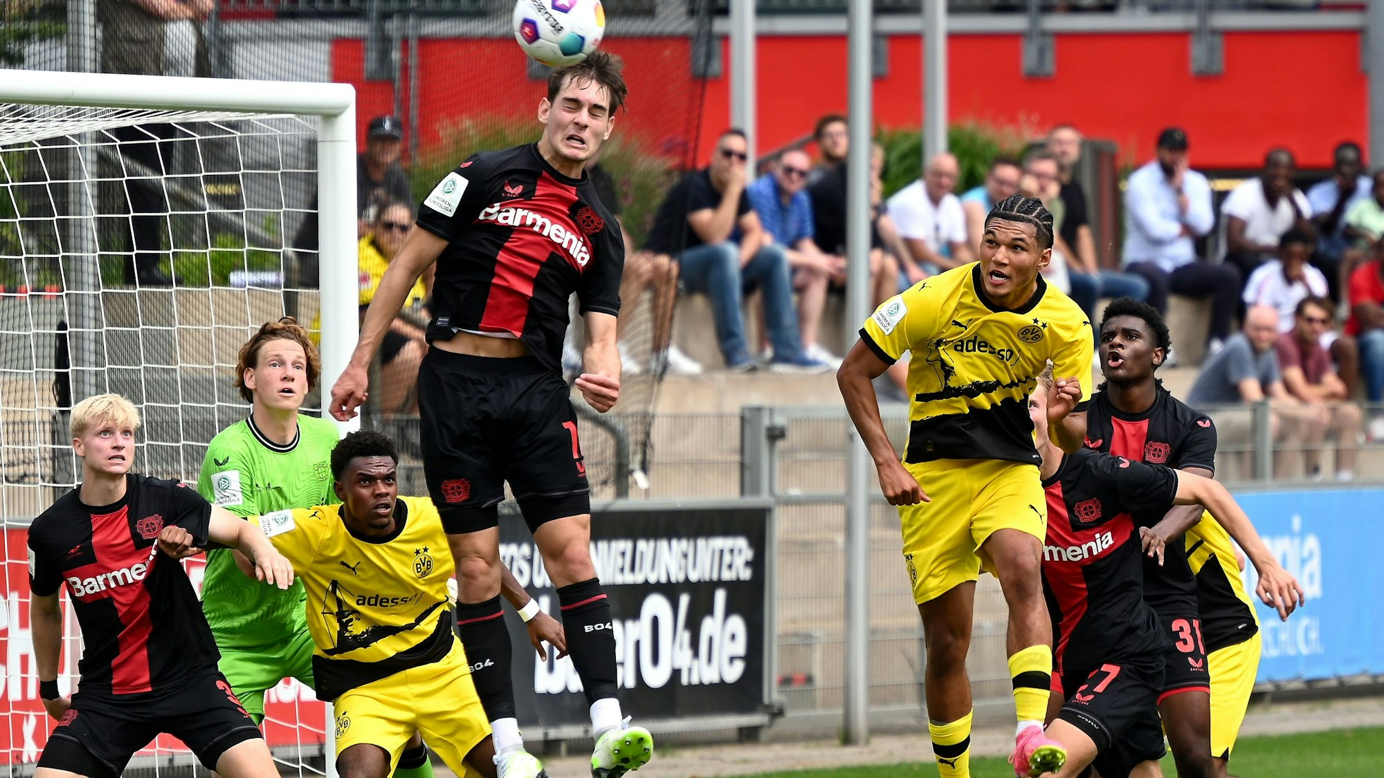 13.08.2023, Fussball-U19-Bayer 04-Dortmund
mitte: David Widlarz (Bayer)
Foto: Uli Herhaus