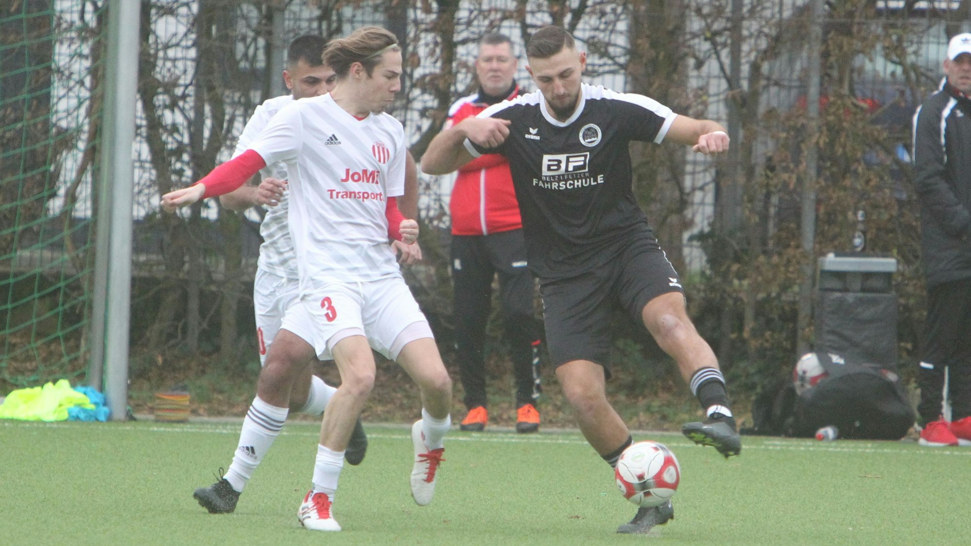 Elion Skojkaj (rechts)