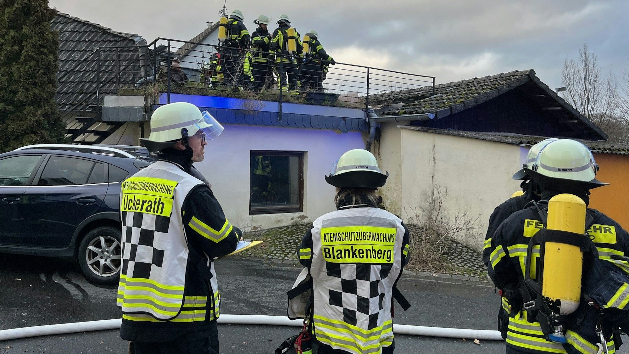 Feuerwehrleute aus Uckerath und Stadt Blankenberg waren im Einsatz.