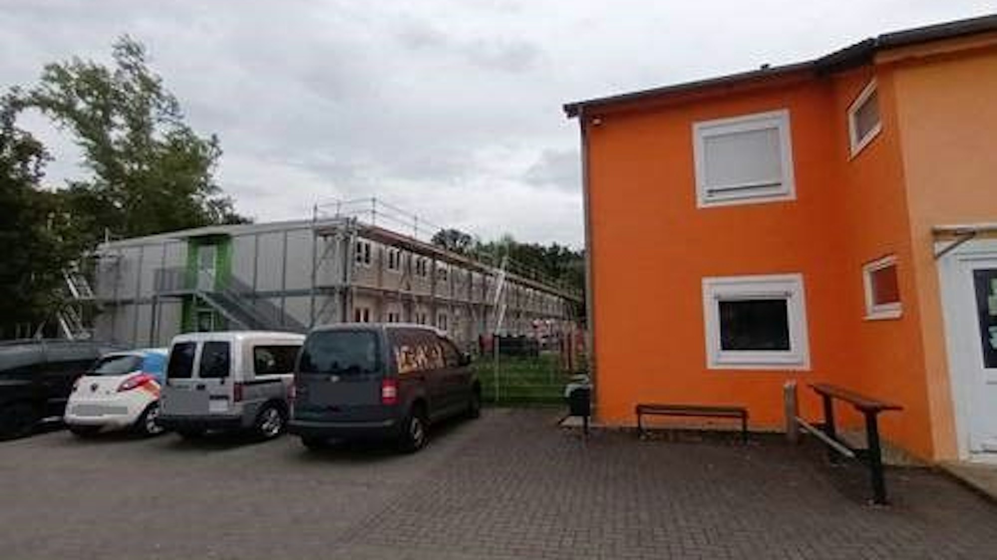 Container an der städtischen Notunterkunft in Lohmar.