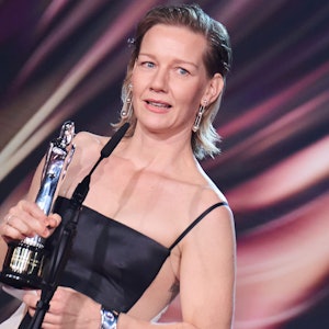 Sandra Hüller, Schauspielerin, hat in den USA einen Kritikerpreis erhalten und damit ihre Chancen im laufenden Trophäen-Wettbewerb weiter ausgebaut.