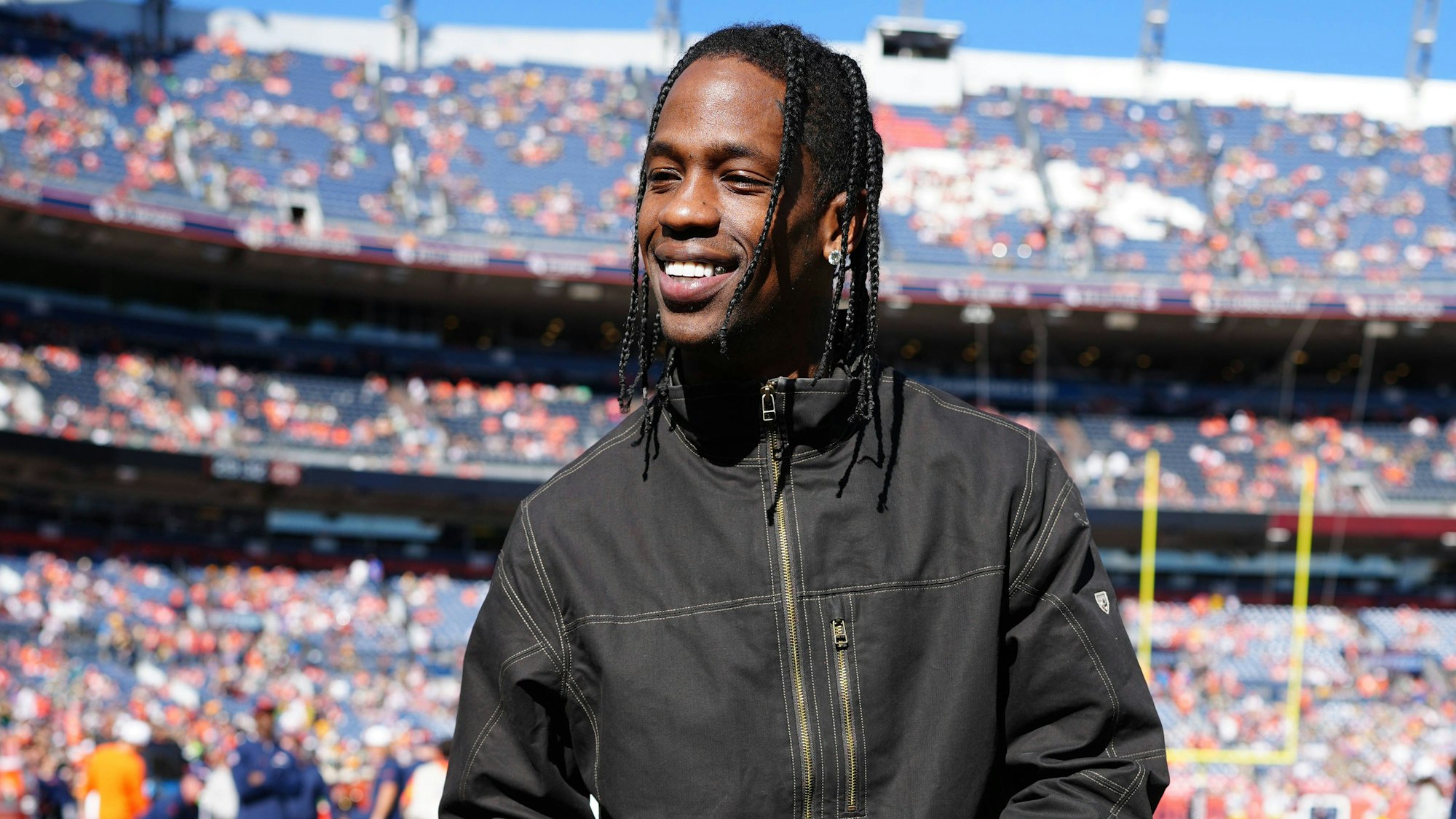 Travis Scott beim Spiel der Green Bay Packers bei den Denver Broncos in der NFL.