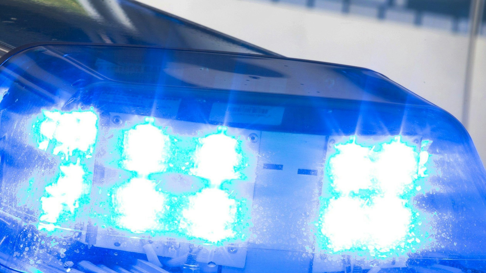 Blaulicht eines Polizeitwagens.