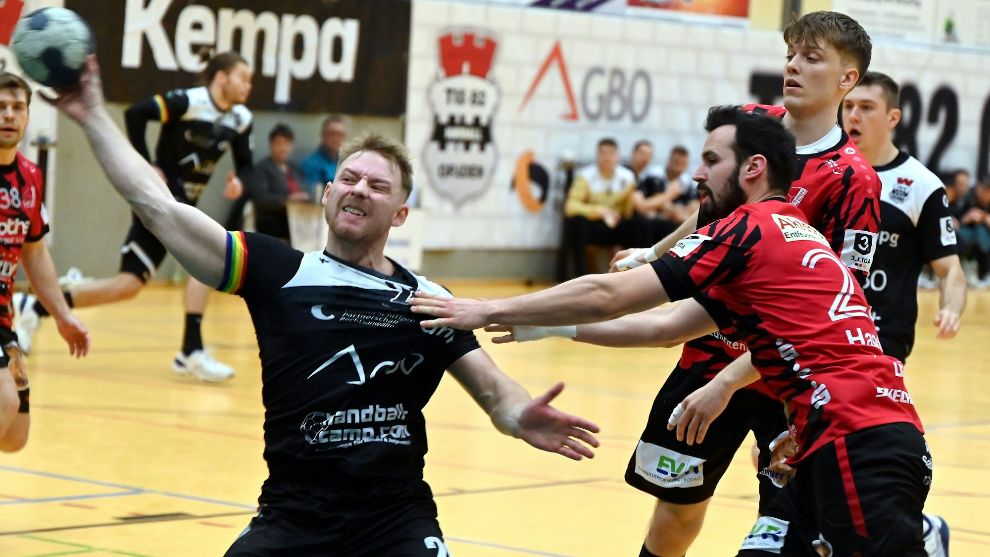 09.12.2023, Handball-TuS Opladen-HSG Rodgau
links: Sebastian Damm (Opladen)
Foto: Uli Herhaus