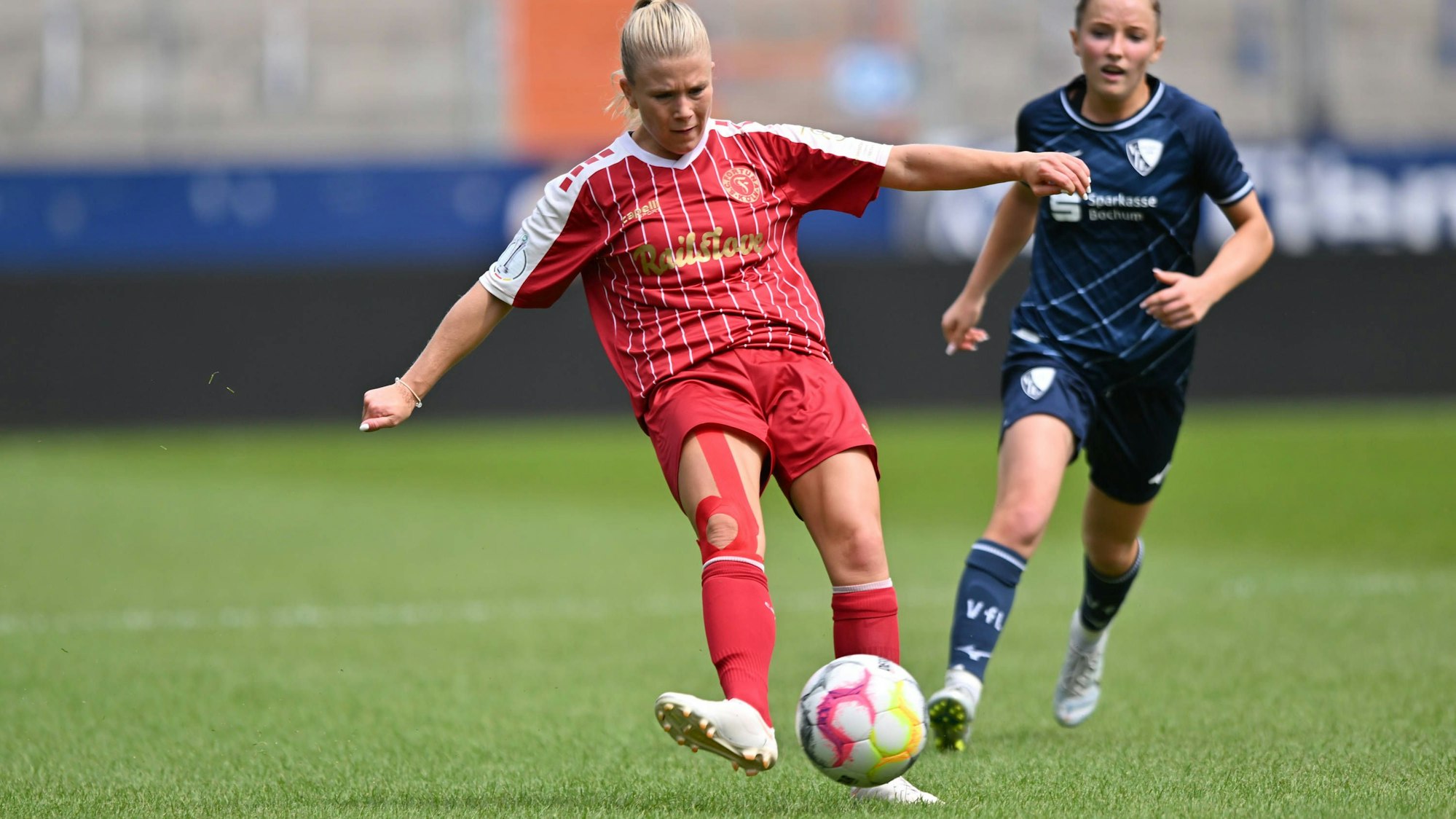 Annika Boden Fortuna Köln, 3 spielt den Ball zurück, 13.08.2023, Bochum Deutschland, Fussball, DFB Pokal der Frauen Runde 1 - VFL Bochum - Fortuna Köln, DFB/DFL REGULATIONS PROHIBIT ANY USE OF PHOTOGRAPHS AS IMAGE SEQUENCES AND/OR QUASI-VIDEO. *** Annika Boden Fortuna Cologne, 3 plays the ball back, 13 08 2023, Bochum Germany , Football, DFB Pokal Womens Round 1 VFL Bochum Fortuna Cologne, DFB DFL REGULATES PROHIBIT ANY USE OF PHOTOGRAPHS AS IMAGE SEQUENCES AND OR QUASI VIDEO xmkx
